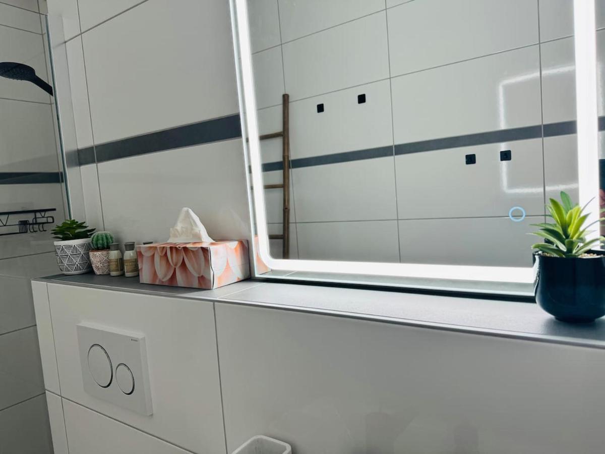 Klassen Stay - Design Studio In 11 Etage - Tolle Aussicht - Sauna, Pool - Netflix ラーンシュタイン エクステリア 写真